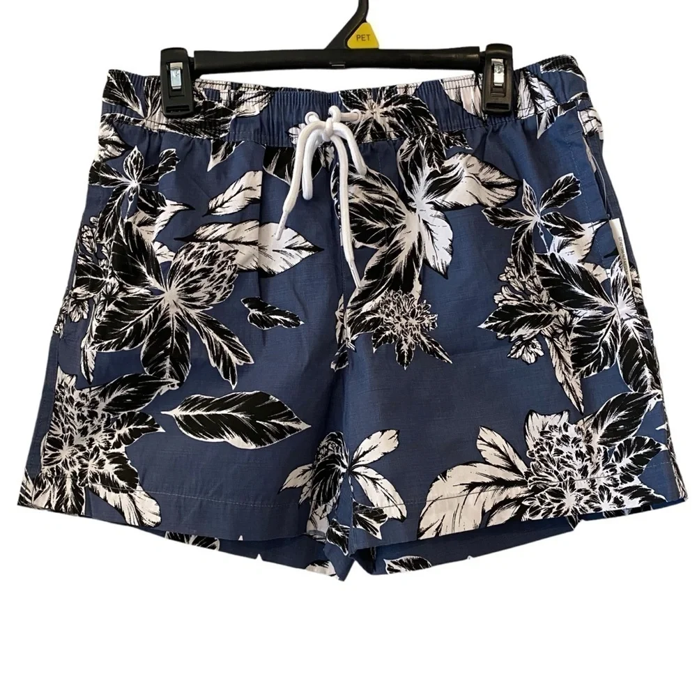 New Men's size Medium Goodthreads classic swim trunks blue navy white hibiscus